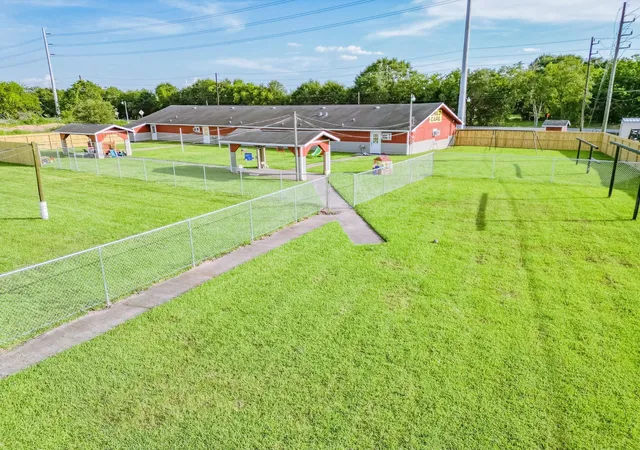 Photo 4 of Single family home for sale at 5111 Power Line Rd, Richmond, TX 77469 | MLS# 70686542 | Listing updated on 2026-08-31