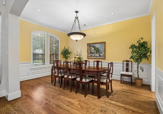 Photo 3 of Sale Pending at 3411 Banbury Pl, Houston, TX 77027 | MLS# 84643044 | Listing updated on 2026-09-16