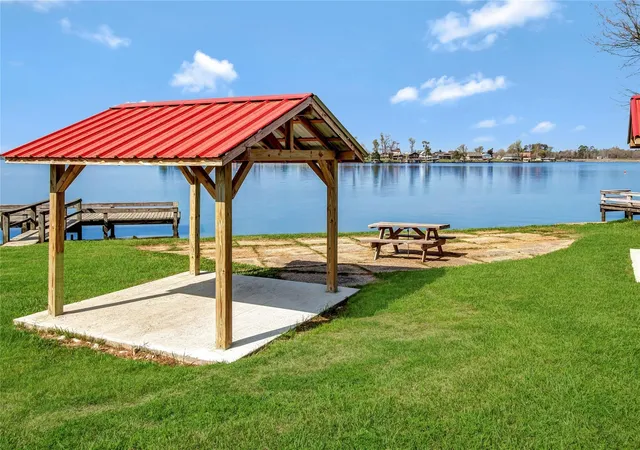Photo 3 of Single family home for sale at 738 W Cattle, Onalaska, TX 77360 | MLS# 19473065 | Listing updated on 2026-09-07