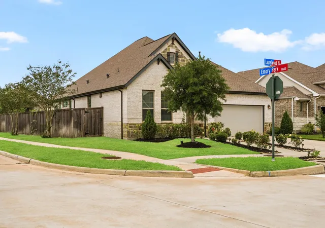 3rd image of 2003 Laurelwood Trl, Missouri City, TX 77459 | MLS# 9291181