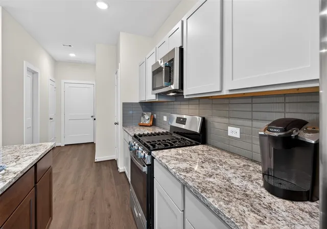 1st image of 9116 Highland Northern Wy, Houston, TX 77088 | MLS# 70332241