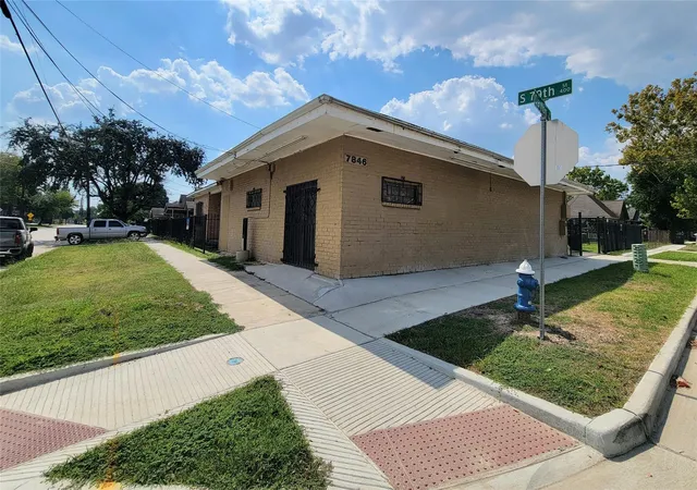 1st image of 7846 Dayton St, Houston, TX 77012 | MLS# 47877281