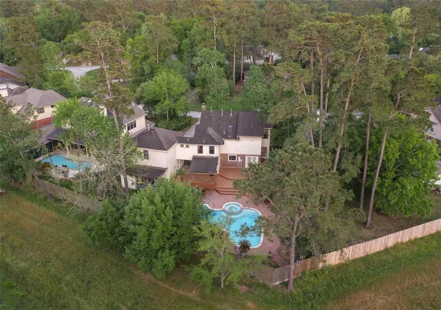 Photo 2 of Single family home for sale at 10 Featherfall Pl, Spring, TX 77381 | MLS# 73560683 | Listing updated on 2026-07-26