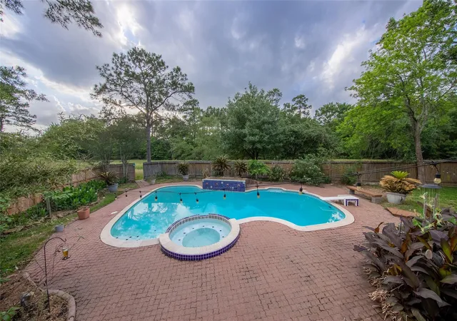 Photo 4 of Single family home for sale at 10 Featherfall Pl, Spring, TX 77381 | MLS# 73560683 | Listing updated on 2026-07-26