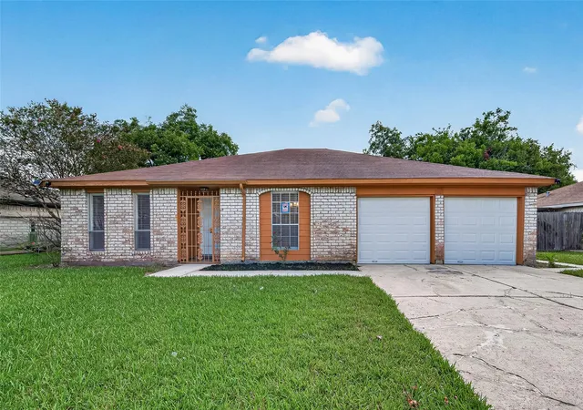 Photo 1 of Single family home for sale at 6918 Cloud Swept Ln, Houston, TX 77086 | MLS# 9427347 | Listing updated on 2026-08-28
