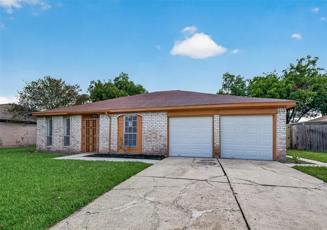 Photo 3 of Single family home for sale at 6918 Cloud Swept Ln, Houston, TX 77086 | MLS# 9427347 | Listing updated on 2026-08-28