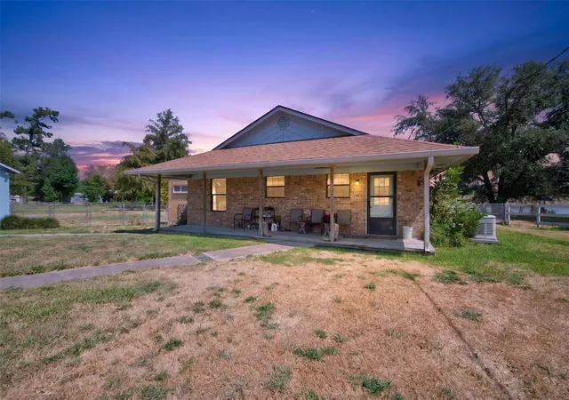 Photo 1 of Single family home for sale at 281 Lakeshore N, Onalaska, TX 77360 | MLS# 77020691 | Listing updated on 2026-08-28