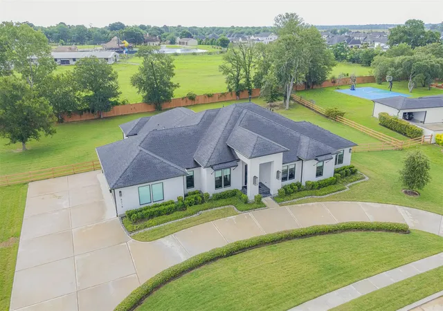 2nd image of 8318 Woods Hollow Trl, Richmond, TX 77406 | MLS# 97148539