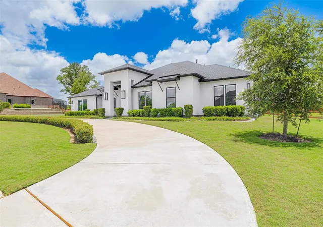 Photo 3 of Single family home for sale at 8318 Woods Holw Trl, Richmond, TX 77406 | MLS# 97148539 | Listing updated on 2026-09-19