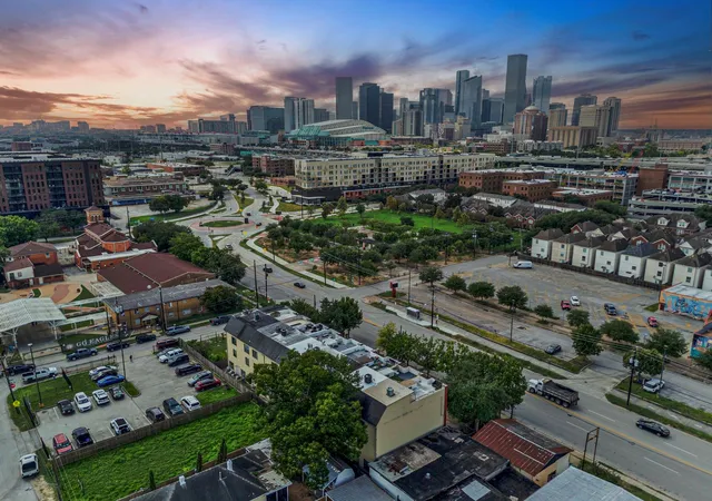 33rd image of 310 S Jensen Dr #7, Houston, TX 77003 | MLS# 84718469