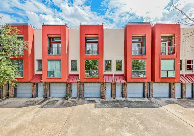 3rd image of 310 S Jensen Dr #7, Houston, TX 77003 | MLS# 84718469