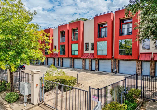 4th image of 310 S Jensen Dr #7, Houston, TX 77003 | MLS# 84718469