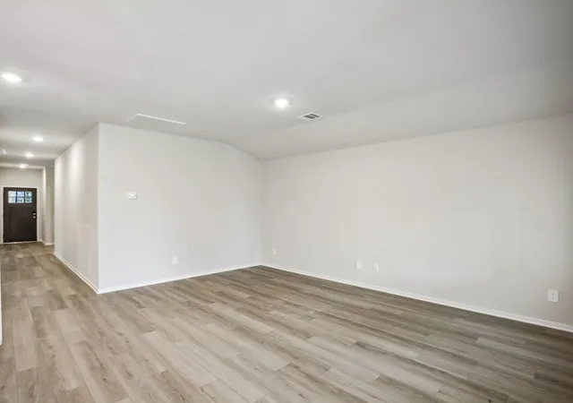 Photo 4 of Single family home for sale at 5232 Redbud Valley Dr, Pearland, TX 77584 | MLS# 57674838 | Listing updated on 2026-08-27