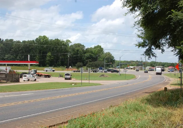 Homes for sale in Palestine, TX | 1279 E Us Hwy 84, Palestine, TX 75801 | MLS# 85840441