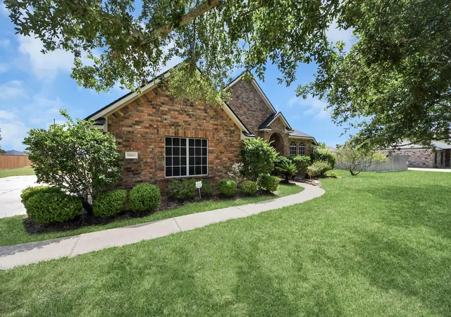 Photo 3 of Sale Pending at 14618 Stablebrook Dr, Beach City, TX 77523 | MLS# 38369022 | Listing updated on 2026-09-19