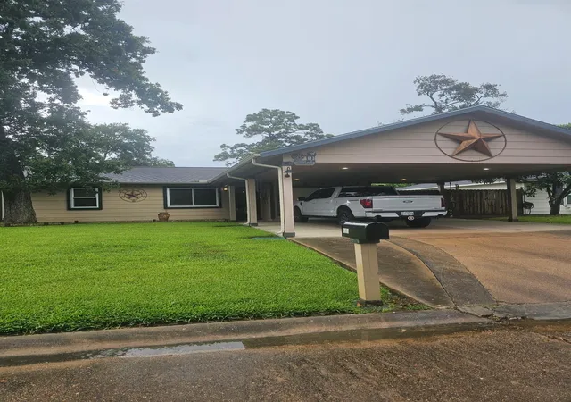 2nd image of 813 Champs St, Channelview, TX 77530 | MLS# 93320580