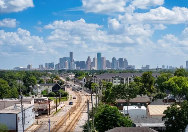 Photo 3 of Single family home for sale at 102 Sylvester Rd #B, Houston, TX 77009 | MLS# 36182310 | Listing updated on 2026-08-26