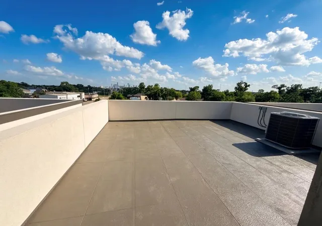 Photo 4 of Single family home for sale at 102 Sylvester Rd #B, Houston, TX 77009 | MLS# 36182310 | Listing updated on 2026-08-26