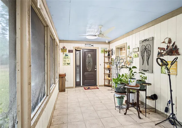Photo 3 of Single family home for sale at 879 Interstate 45 S, Huntsville, TX 77340 | MLS# 68215824 | Listing updated on 2026-03-30