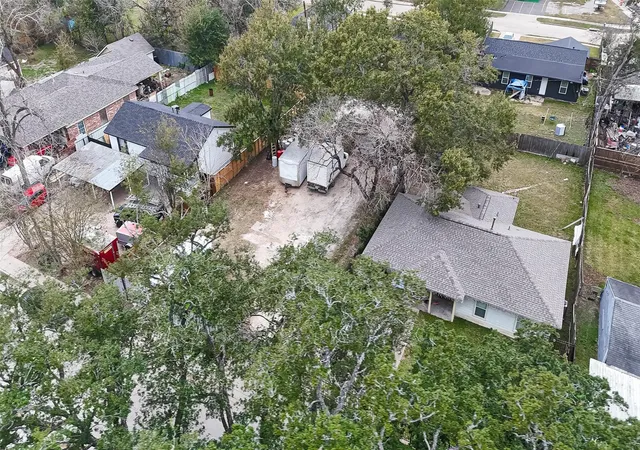 2nd image of 5931 Southmund St, Houston, TX 77033 | MLS# 44985391