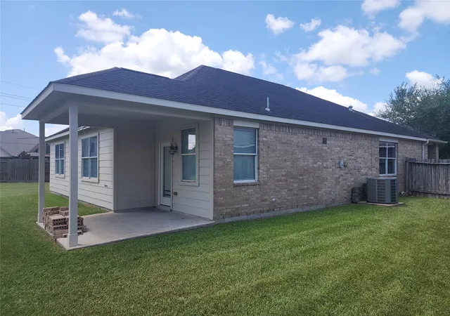 22nd image of 2909 Castleton Bay Ln, Pearland, TX 77584 | MLS# 88040699