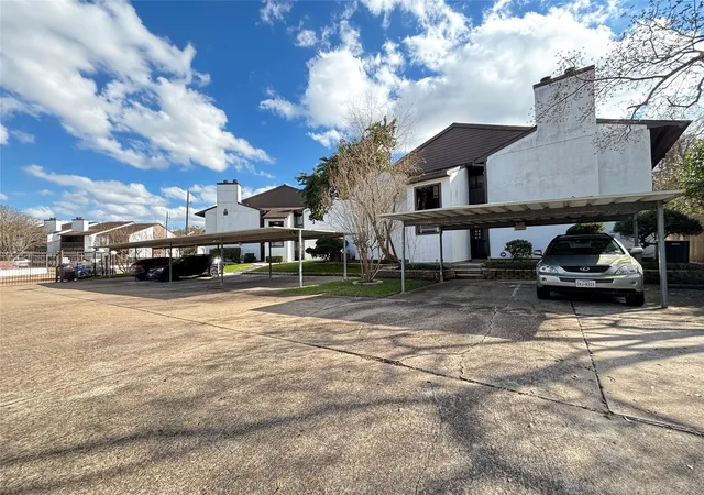 Photo 3 of Sale Pending at 8020 Braesmain Dr #1604, Houston, TX 77025 | MLS# 61821275 | Listing updated on 2026-09-02