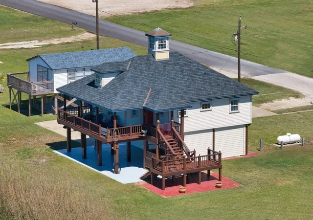 2nd image of 203 Francis Cove, Freeport, TX 77541 | MLS# 20292875
