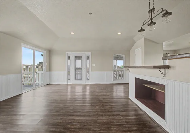 4th image of 11 Chimaera Rd, Bay City, TX 77414 | MLS# 14072015