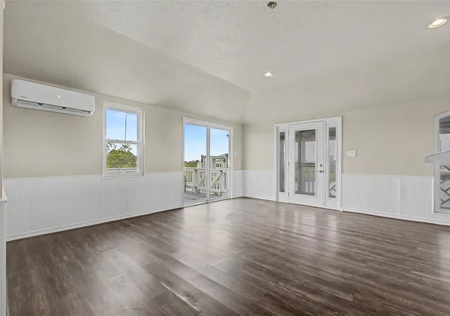 5th image of 11 Chimaera Rd, Bay City, TX 77414 | MLS# 14072015