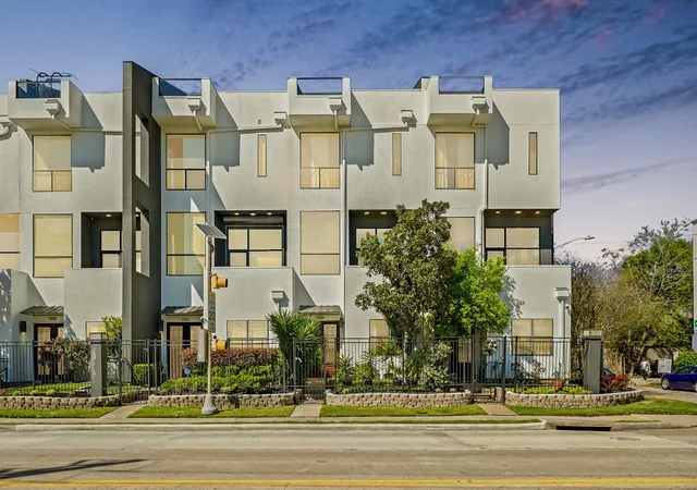 Photo 1 of Townhouse for sale at 1304 W Dallas St, Houston, TX 77019 | MLS# 65968707 | Listing updated on 2026-08-22