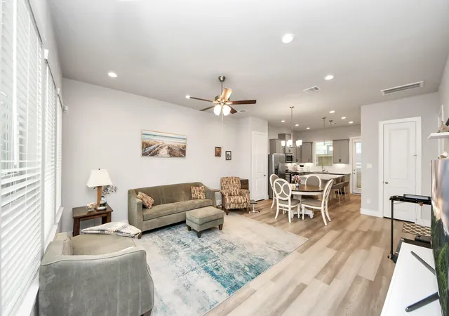 5th image of 9016 Lonestar River Ln, Houston, TX 77080 | MLS# 63219060