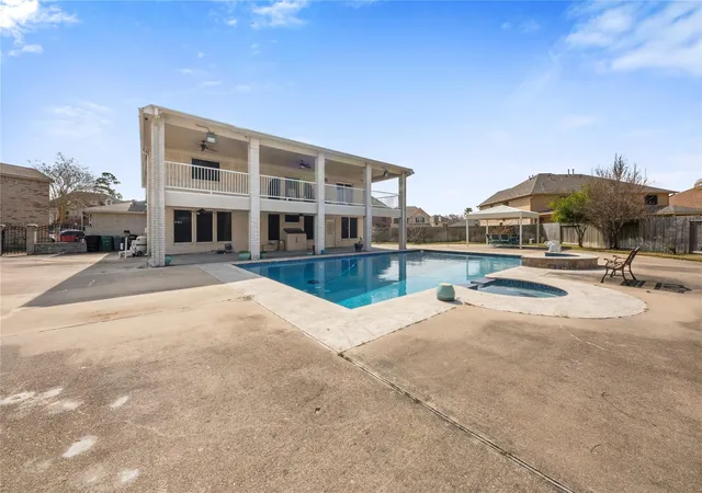 Photo 4 of Single family home for sale at 711 Tuely Ct, Houston, TX 77049 | MLS# 24886096 | Listing updated on 2026-08-28