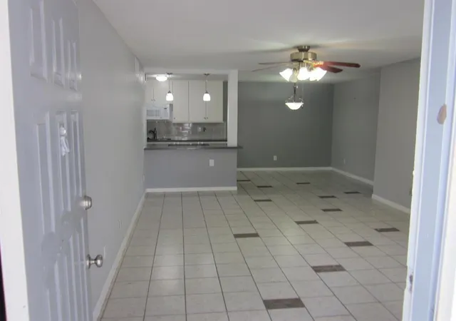 Photo 3 of Condo for sale at 9797 Leawood Blvd #1411, Houston, TX 77099 | MLS# 10210816 | Listing updated on 2026-01-17