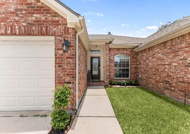 Homes for sale in Pearland, TX | 2231 Megellan Point Ln, Pearland, TX 77584 | MLS# 61751865