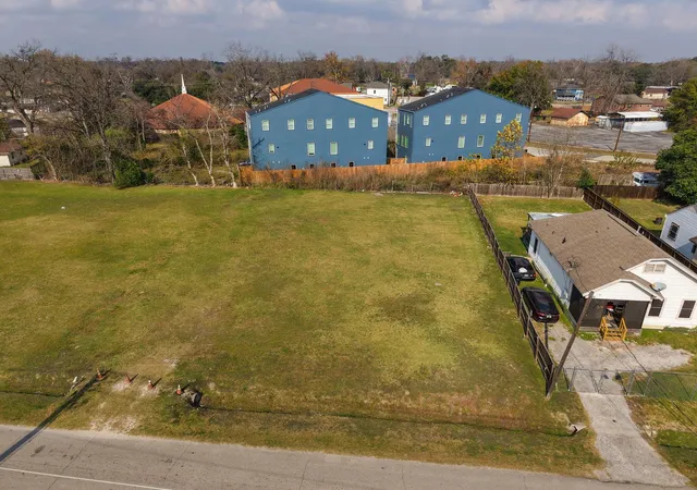 Photo 1 of Land for sale at 950 Granville Dr, Houston, TX 77091 | MLS# 32558791 | Listing updated on 2026-07-27