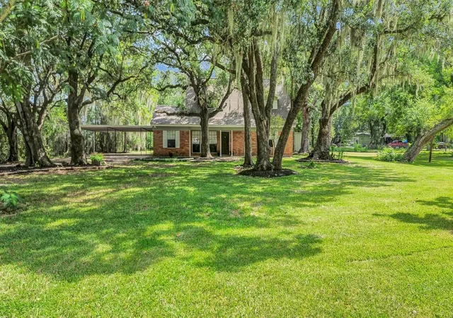 3rd image of 432 Robinson Rd, Freeport, TX 77541 | MLS# 59040020