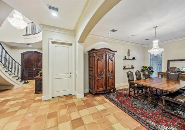 Homes for sale in Houston, TX | 52 Briar Hollow Ln #E, Houston, TX 77027 | MLS# 94552571