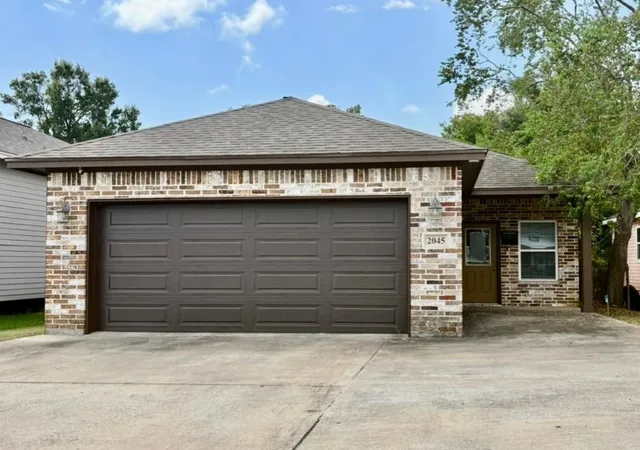 Photo 1 of Single family home for sale at 2045 Washington Blvd, Beaumont, TX 77705 | MLS# 39921275 | Listing updated on 2026-08-27