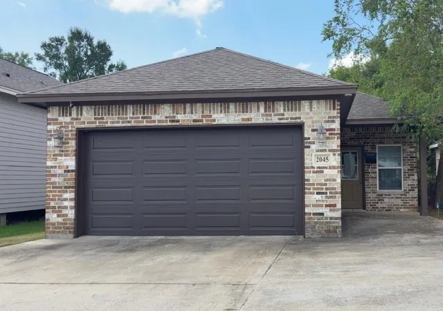 Photo 2 of Single family home for sale at 2045 Washington Blvd, Beaumont, TX 77705 | MLS# 39921275 | Listing updated on 2026-08-27