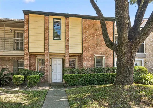 Photo 1 of Townhouse for sale at 7943 Ellinger Ln, Houston, TX 77040 | MLS# 82209926 | Listing updated on 2026-09-02
