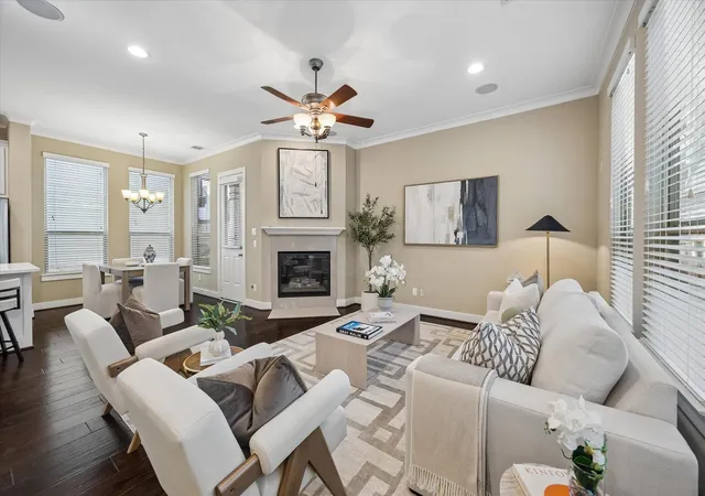 Photo 3 of Single family home for sale at 1516 Dyer Lake Ln, Houston, TX 77008 | MLS# 44022117 | Listing updated on 2026-09-15