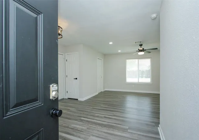 Photo 4 of Single family home for sale at 11058 Vailview Dr, Houston, TX 77016 | MLS# 34171888 | Listing updated on 2026-09-20