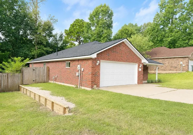 2nd image of 322 Green Leaf St, Huntsville, TX 77340 | MLS# 92583796