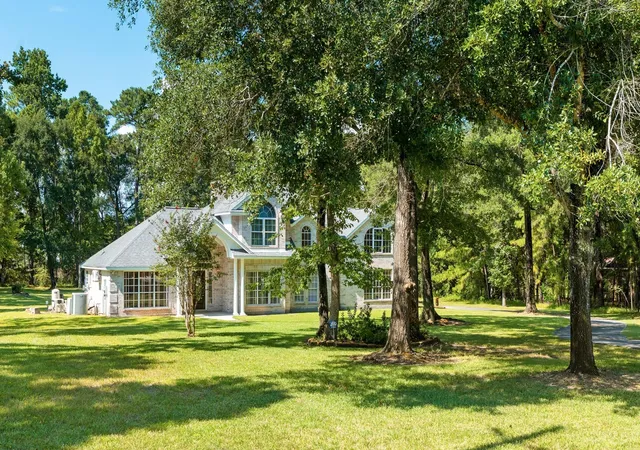 Photo 2 of Single family home for sale at 10514 Crestwater Cir, Magnolia, TX 77354 | MLS# 26367562 | Listing updated on 2026-08-28