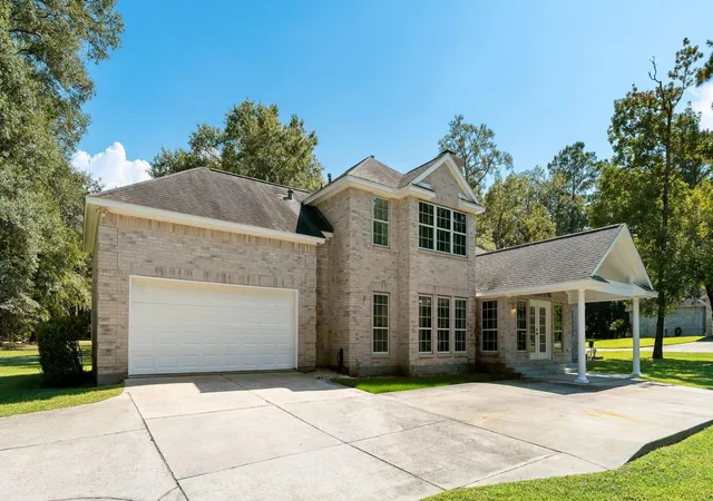 Photo 3 of Single family home for sale at 10514 Crestwater Cir, Magnolia, TX 77354 | MLS# 26367562 | Listing updated on 2026-08-28