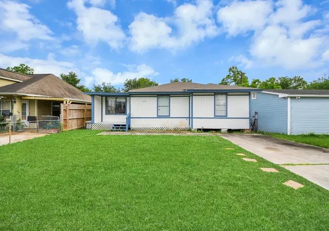 Photo 2 of Single family home for sale at 10118 Norvic St, Houston, TX 77029 | MLS# 17545806 | Listing updated on 2026-07-10