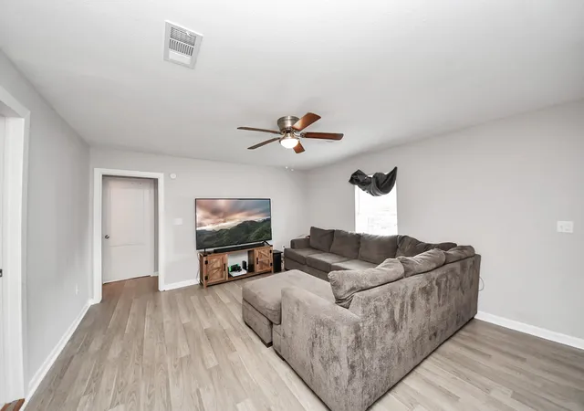 Photo 4 of Single family home for sale at 10118 Norvic St, Houston, TX 77029 | MLS# 17545806 | Listing updated on 2026-07-10