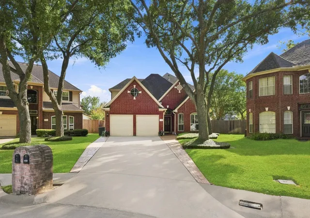 Photo 3 of Single family home for sale at 7935 S Wellington Ct, Houston, TX 77055 | MLS# 97684180 | Listing updated on 2026-09-18