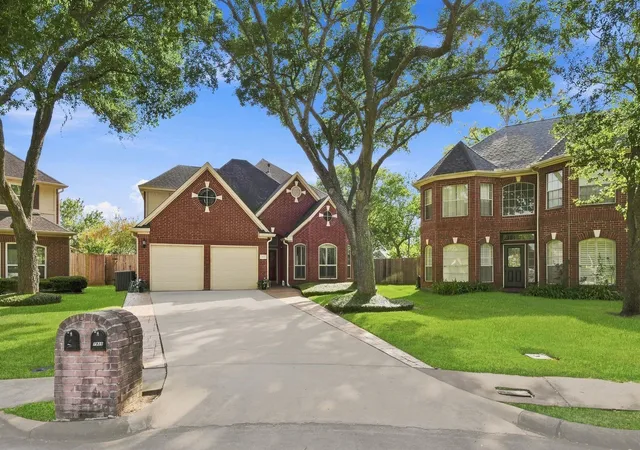 Photo 3 of Single family home for sale at 7935 S Wellington Ct, Houston, TX 77055 | MLS# 97684180 | Listing updated on 2026-09-18