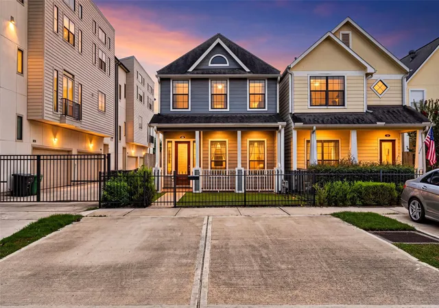 1st image of 822 W 22nd St, Houston, TX 77008 | MLS# 22194473